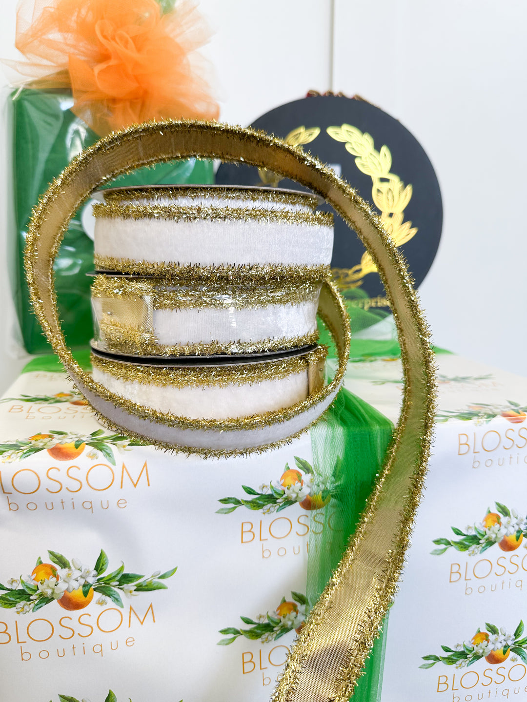 Velvet Metallic Dupion Fused Tinsel Edge White - 1x10yd